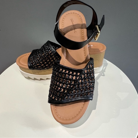 Universal Thread Shoes - NWOT Universal Thread Alba Wedge Platform Sandals Memory Foam Size 8.5